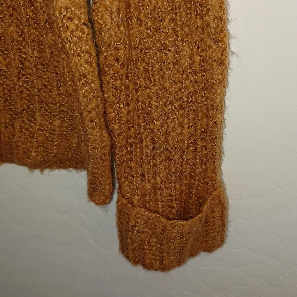 Abound Turtleneck - Picture 9 of 14